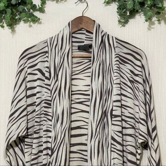 Open Front Cardigan Women’s Size Large NWT Zebra Print Top White/Gray - Picture 2 of 7